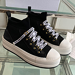    ž      MYB4640